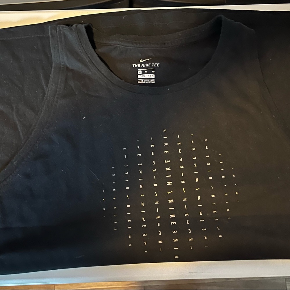 Nike Women’s Black Tee with Graphic Design